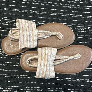 Sanuk sandals women size 10